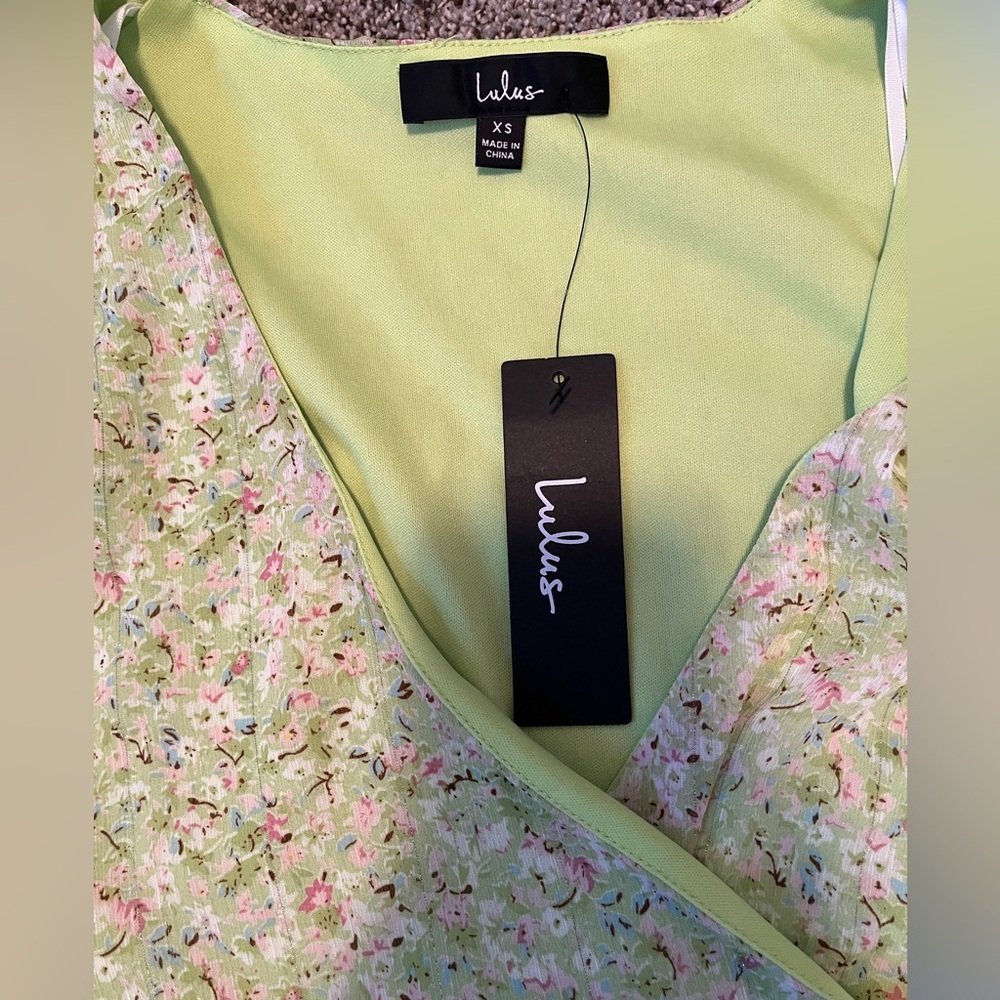 Lulus sweet spring green floral long sleeved crop wrap top XS NWT - Picture 6 of 6